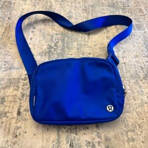 lululemon athletica IL Vibrant Blue Belt Bag